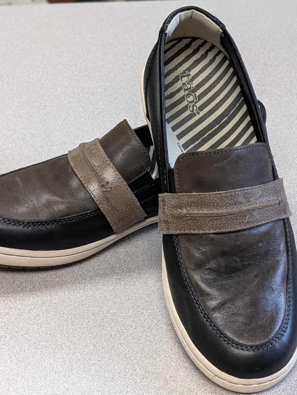 Taos Footwear Women’s Black and Brown Slip-On Loafers